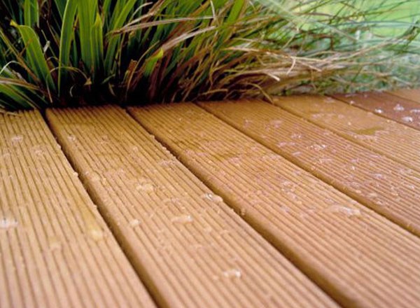 RAD 69010/69011 Water repellent impregnation of wooden surfaces on an organic basis